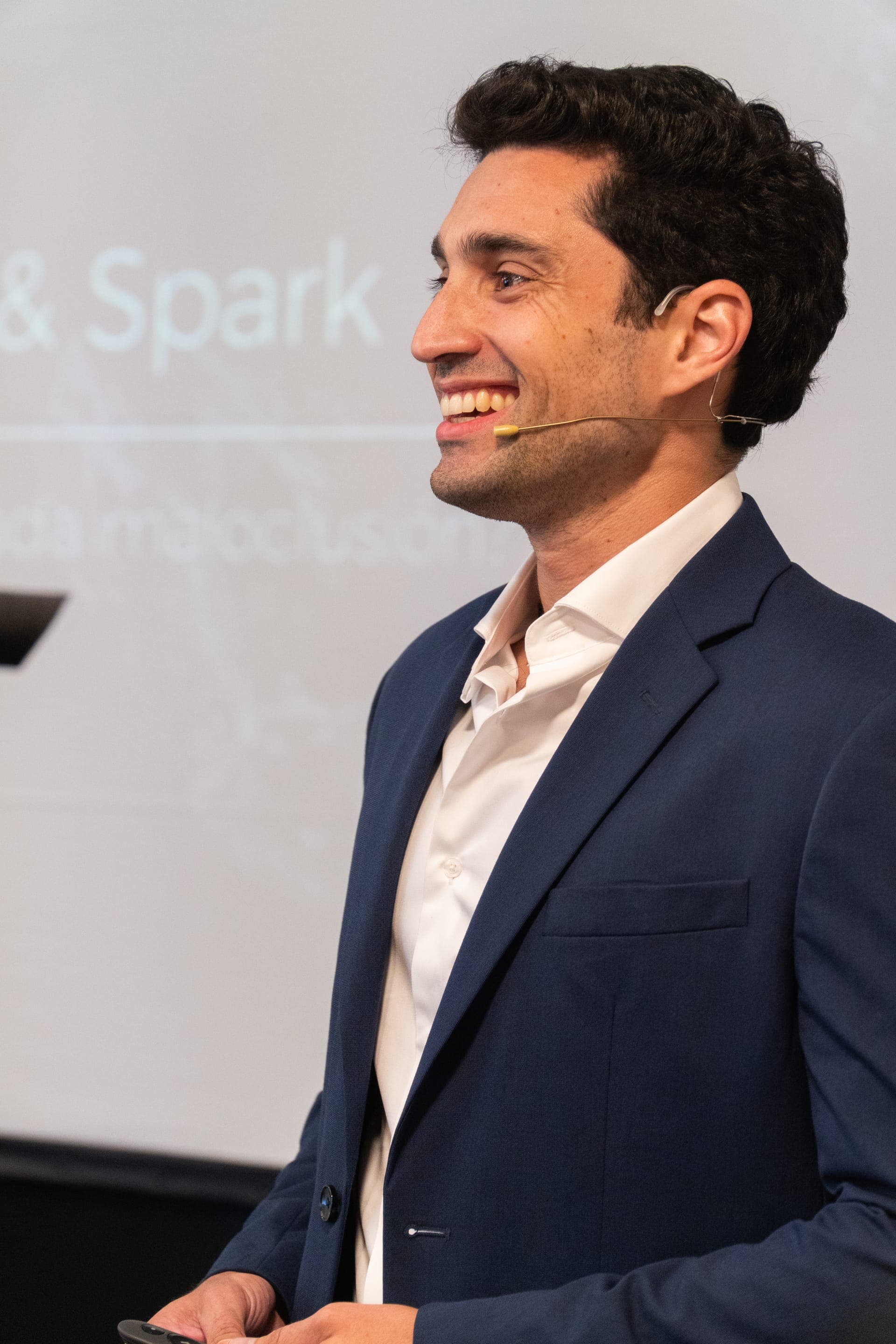 Luis González Barbero en conferencia