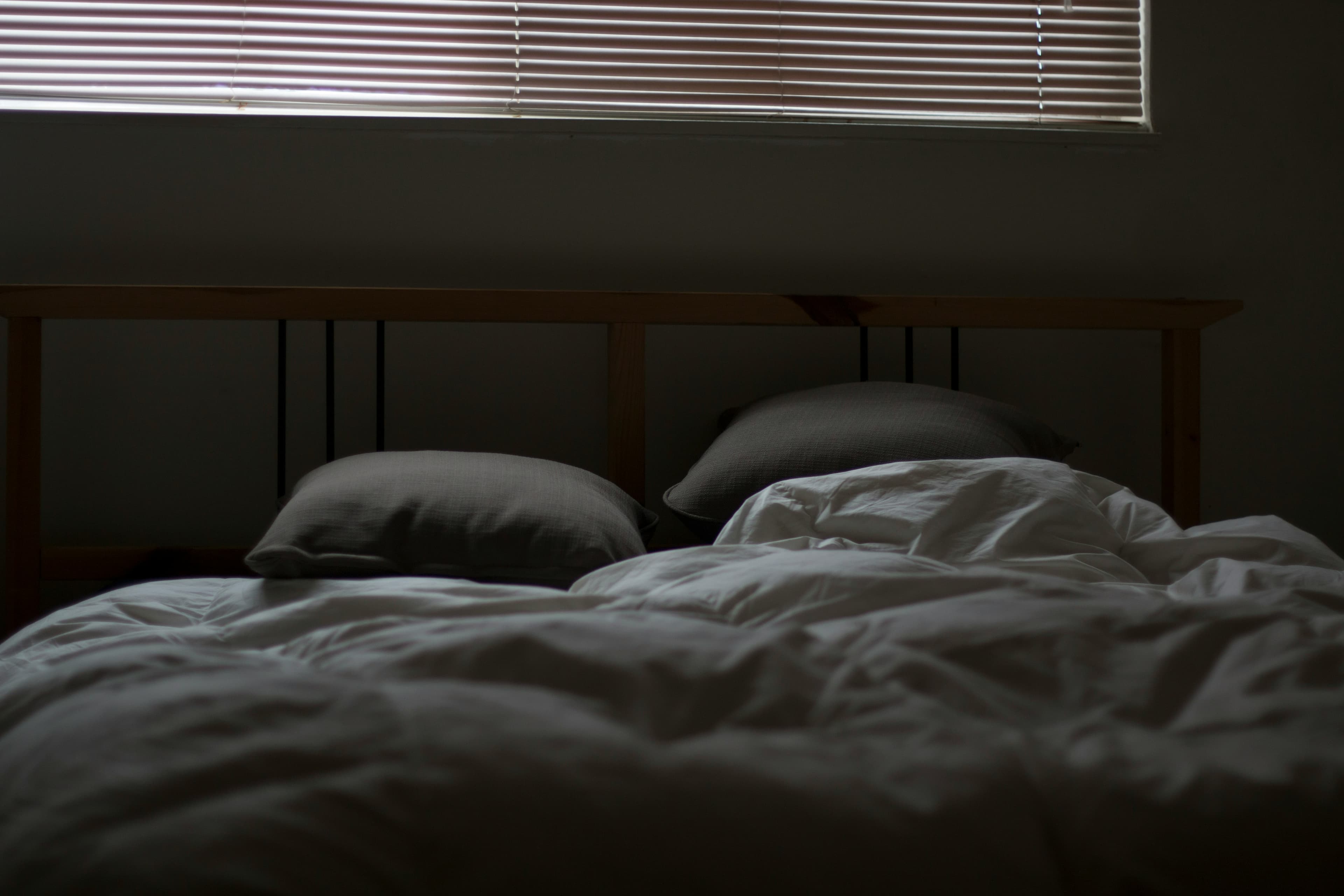 Dormían en el suelo y sin almohadas…